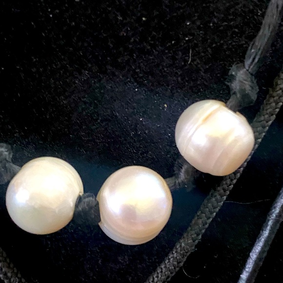 Black and Silver Tone Necklaces Collection with Bracelet with charms - Picture 7 of 15